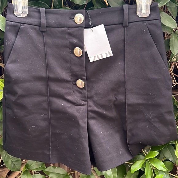 Zara Shorts - Picture 2 of 4